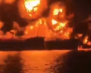 America & Iran war: হরমুজ প্রণালীতে আমেরিকার তেলবাহী জাহাজ ধ্বংস করলো ইরান।