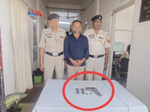 Tripura News: আগরতলা রেল স্টেশনে উদ্ধার পিস্তল, কার্তুজ। গ্রেফতার যুবক।