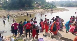 Tripura News: তেলিয়ামুড়ায় অষ্টমী স্নান উপলক্ষে ভক্তদের ঢল।