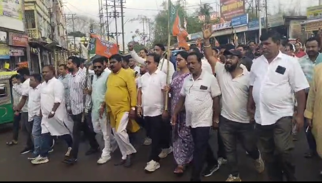 Tripura News: ছবি কাণ্ডে বিধায়কের বিরুদ্ধে ষড়যন্ত্রের জবাব দিতে বিশালগড়ের রাজপথে।