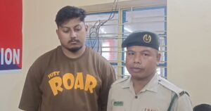 Agartala News: গাড়িতে রং লাগানোর অপরাধে নাবালিকাকে হত্যার চেষ্টা। গ্রেফতার অভিযুক্ত।<br width=