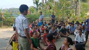 Tripura News: ভোটের মুখে পাহাড়ে জনতার গর্জন।জল, রাস্তা ও বিদ্যুতের দাবিতে পথ অবরোধ।