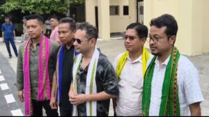 Tripura News: এডিসিতে সরকার গঠন করতে প্রদ্যুতের নেতৃত্বে রাজ্যপালের দ্বারস্থ টিম&nbsp; মথা।