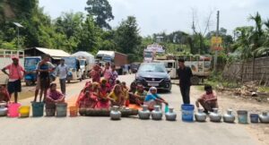 Tripura News: মন্ত্রী বিকাশের নির্বাচনী ক্ষেত্রে তীব্র জল সঙ্কট। রাস্তা অবরোধ, আক্রান্ত সাংবাদিক।