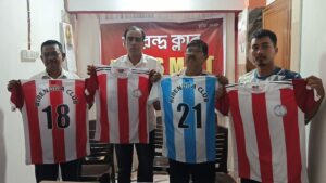 Sports News: দ্বিতীয় ডিভিশনের লক্ষ্যে বীরেন্দ্র ক্লাবের জার্সি উন্মোচন।