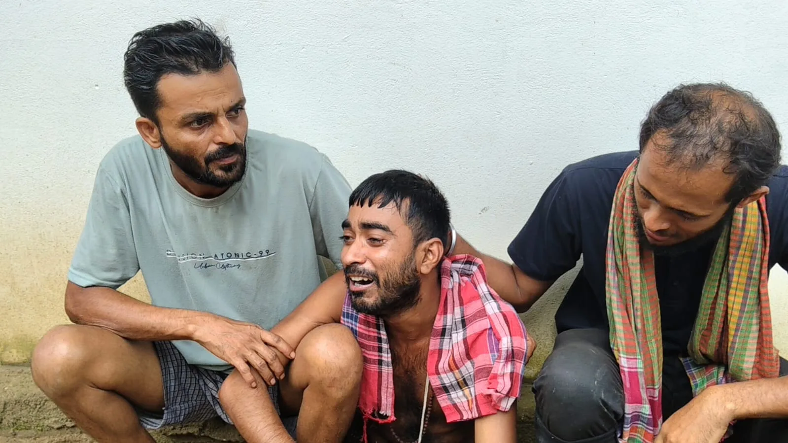 Tripura News: মা – বাবাকে হ*ত্যা করে আ*ত্মঘা*তী ছেলে।ঘটনায়পশ্চিম মুহুরীপুরে।