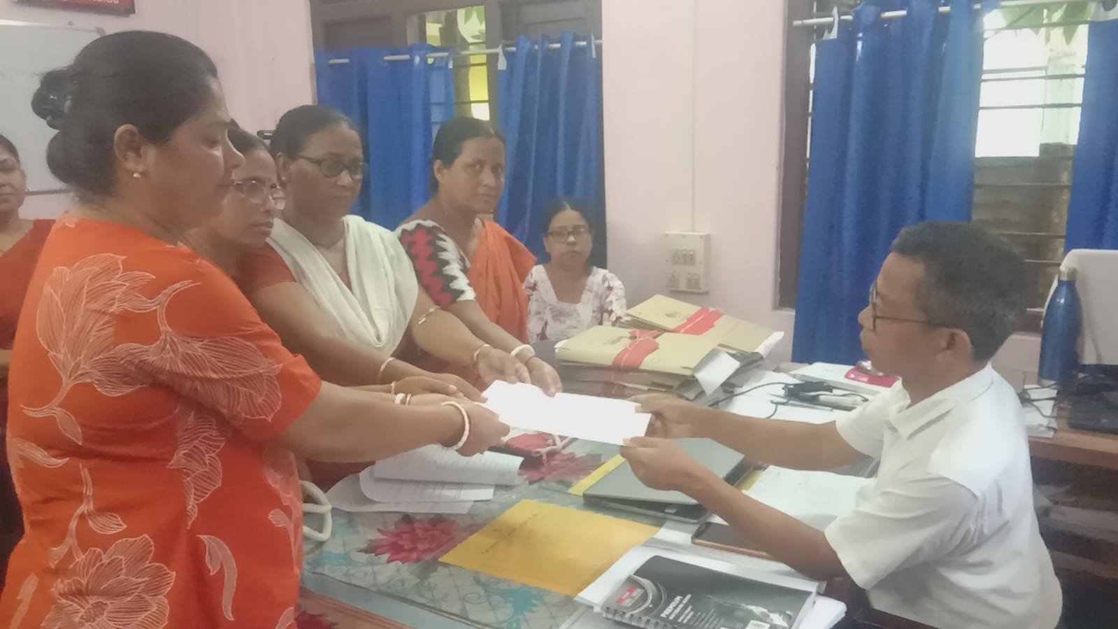 Tripura News: অঙ্গনওয়াড়ী কর্মী ও সহায়িকাদের নিয়মিত করণের দাবিতে উত্তাল কৈলাসহর। <br>