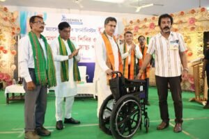 Tripura News:&nbsp; “আপনার শিরায় বয়ে চলা কয়েক ফোঁটা রক্ত… অন্যের জীবনে ফিরিয়ে দিতে পারে নতুন সকাল।” — এওজে’র রক্তদান শিবির থেকে সমাজে নতুন বার্তা।