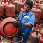 LPG e-KYC News: আধার যাচাই না হলে মিলবে না ভর্তুকি যুক্ত সিলিন্ডার:পেট্রোলিয়াম মন্ত্রক।