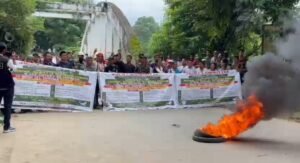 Tripura News: ফের প্রাক্তন জ*ঙ্গিদের ডাকা বনধে স্তব্ধ আসাম–আগরতলা জাতীয় সড়ক ও রেলপথ।