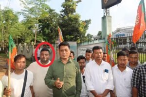 Tripura News: নিগোসিয়েশন বাণিজ্যে সরাসরি জড়িত রাজ্যের মন্ত্রী বিকাশ দেববর্মা! তথ্য ফাঁস করেছেন কৃষ্ণপুর মণ্ডলের সহ – সভাপতি।