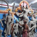 Bangladesh Durgapuja:&nbsp; বাংলাদেশেও মাটির প্রতিমায় ফুটছে দেবীর রূপ। ৩৩ হাজার ৮৫১টি মণ্ডপে আসবেন পূজিত হবেন মা দুর্গা।