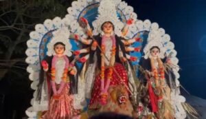 Durga Puja: আনন্দ ও বিষাদের সন্ধিক্ষণের মিশ্র সুরের মধ্য দিয়ে মা-কে বিদায় জানালো তেলিয়ামুড়া।